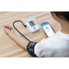 画像3: アイリスオーヤマ　上腕式血圧計　BPU-104BLE BLOOD PRESSURE MONITOR (3)